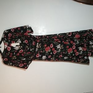 Wrap around dress L, v neck, hi low hem, black with red white flowers